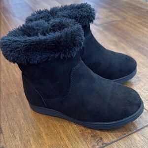 Girls Black Fur-Lined Winter Boots